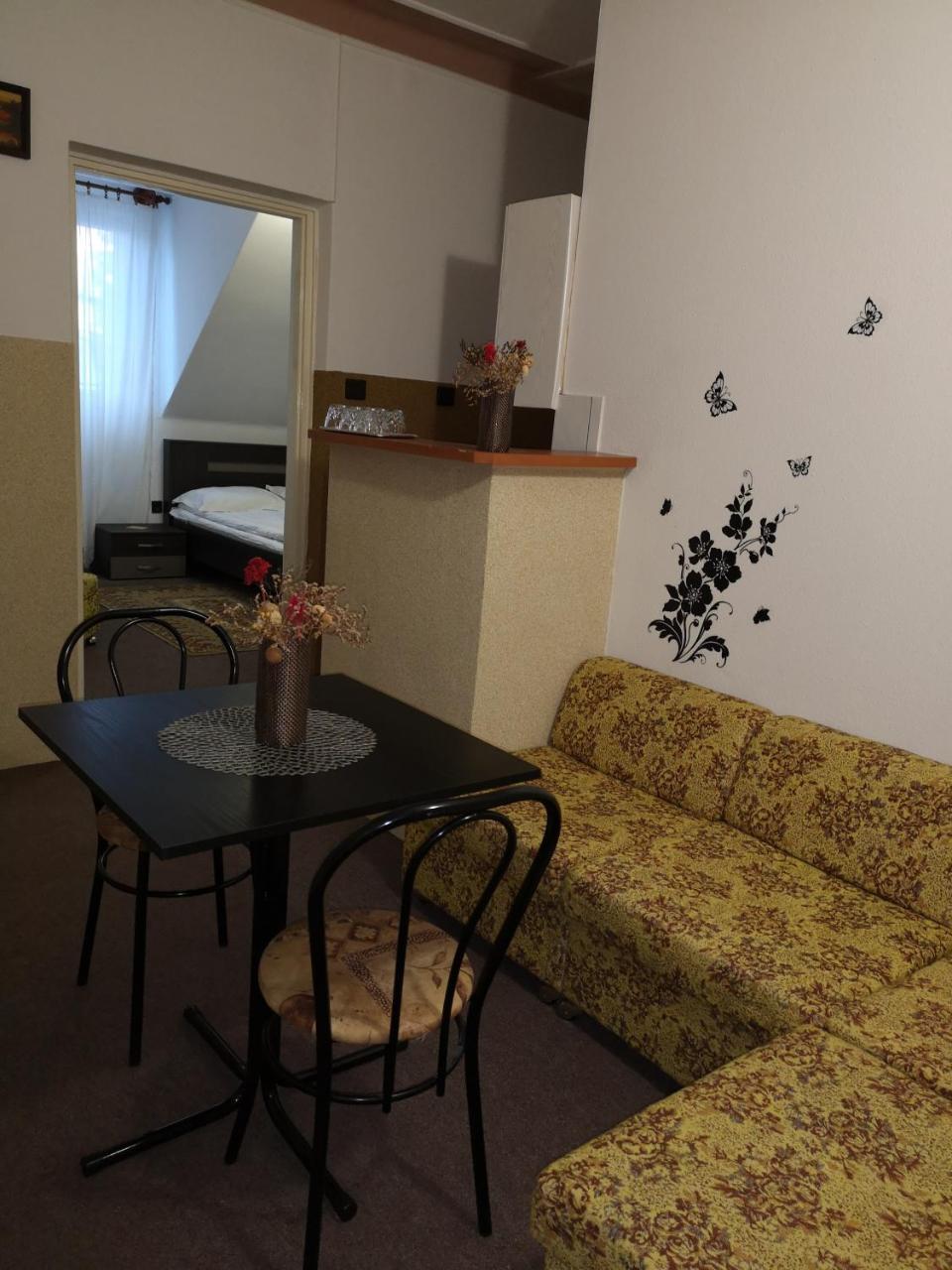 Panzio Status Apartment Hajduszoboszlo Exterior photo